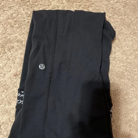 Lululemon reversible capris - Picture 2 of 4
